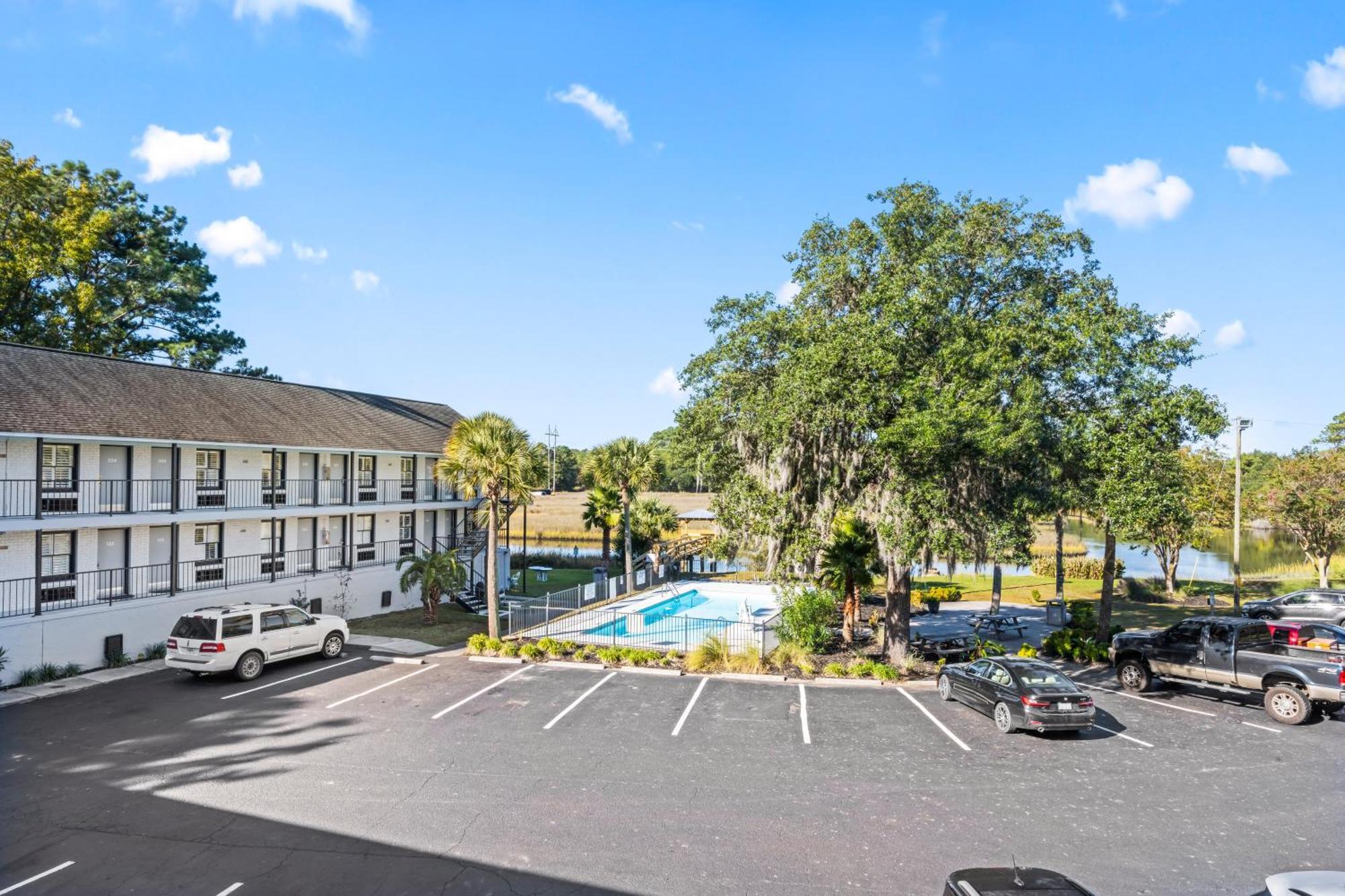 Charleston Creekside Inn Exterior photo