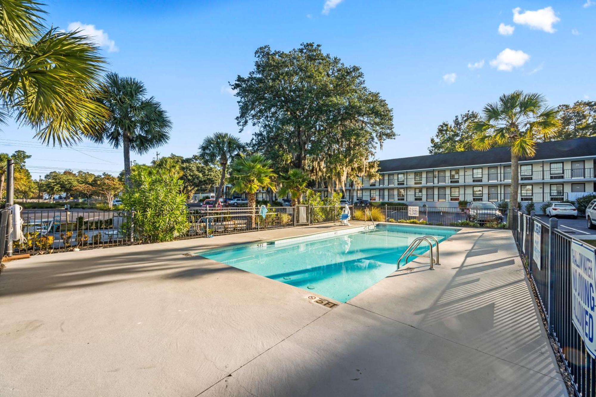 Charleston Creekside Inn Exterior photo