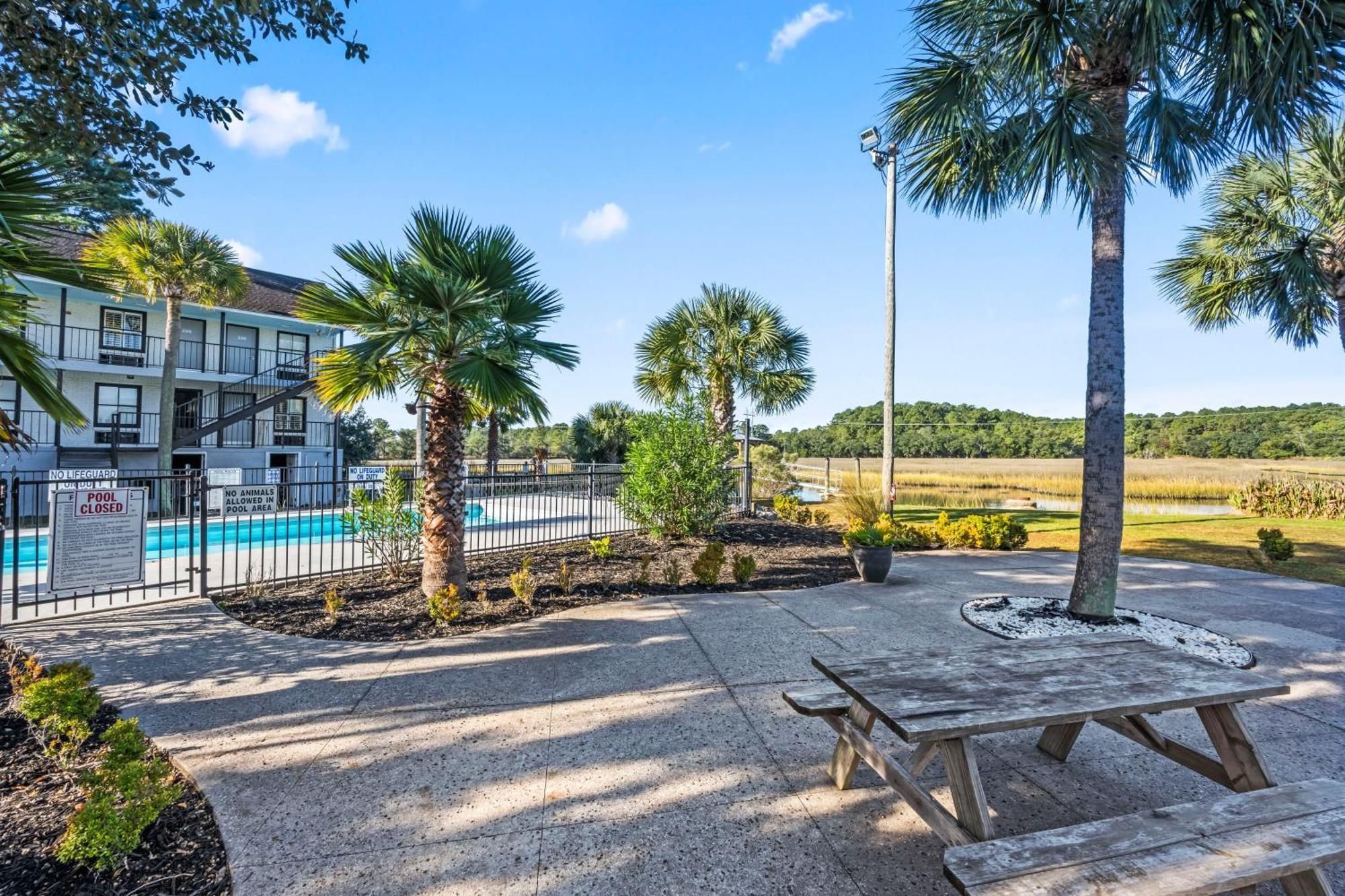 Charleston Creekside Inn Exterior photo